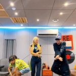 Soyou Instagram – 어디로튈지모르는 오빠들ㅋㅋ💿🎶 with #UV #유세윤 @kkachi99 #뮤지 @__muzie__ #소유 #SOYOU #ALOHA #알로하 #ALOHAchallenge #알로하챌린지