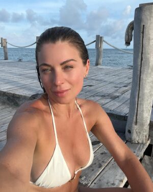 Ludwika Paleta Instagram - En el mar la vida es más sabrosa. ¿ sí o no?  y en este lugar más @nizucresort  GRACIAS @lch.luxurytravel , tus recomendaciones son las mejores.