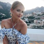 Sarah Michelle Gellar Instagram – Kisses from #Positano and the balcony of our newest location. Again thank you to @gildakoralflora for introducing me to @elitevillas.it  I am overwhelmed by the beauty of this house and it’s perfect location (and my kids are thrilled to have their own bedrooms) I truly feel like I’m living #ladolcevita