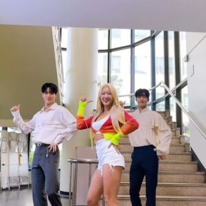 Soyou Instagram - 그런 날 있잖아... 셔누X형원 알로하🌴 보고 싶은 날🤙 with #몬스타엑스 #셔누 @shownuayo #형원 @coenffl #소유 #SOYOU #ALOHA #알로하 #ALOHAchallenge #알로하챌린지