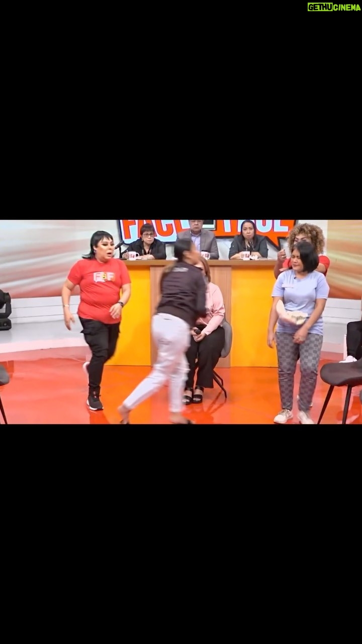 Karla Estrada Instagram - Kung wala pang pambayad sa utang, PM is the key. Pakumbaba Muna! Tumalab kaya ito sa nanginginig pang sumbong sa #Face2Face MAMAYANG 11AM bago ang E.A.T sa TV5, 8PM sa One PH at i-stream ang full episode sa Cignal Play.