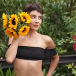 Esmeralda Pimentel Instagram – NO HAY NOCHE SIN ESTRELLAS
NI VERANO SIN VERBENA. 

@adolfodominguezofficial 
#AdolfoDominguezPerfumes
#VerbenaNuevaEdicionLimitada 
🧡💐🌻🍃☀️

(Aplausos a mi madre que ayer descubrió que tiene alto talento pa’ tomar foticos. He aquí las que no quedaron fuera de foco 😂🤭🫶🏼)

📸: @murguiaesmeralda