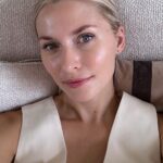 Lena Gercke Instagram – Anzeige| New skincare morning routine 💙 Liebe das neue Hyalu B5 Augenserum von @larocheposay 💦#skincare #larocheposayskincare #antiage