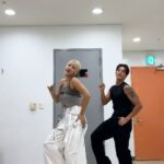Soyou Instagram - 몸이 이끌리는 대로🌀 알로하 리듬에 맞춰💃 with #차현승 @502bright #소유 #SOYOU #ALOHA #알로하 #ALOHAchallenge #알로하챌린지