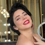 Merve Boluğur Instagram - @mervebolugur ♥️
@newwellmakeup 💋💄
 #lipgloss #newwell
