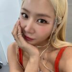 Soyou Instagram - 💐🌴🤙