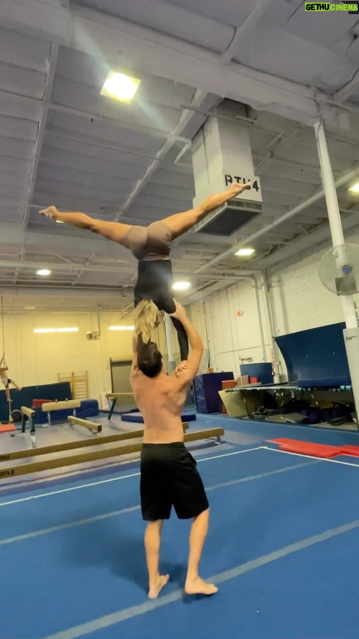 Kinsey Wolanski Instagram - Learned something new yesterday 😍 my first time at a gymnastics gym in sooo long! Always love pushing my body to try new things.
#sports #gym #gymnastics #fitness #acro #yoga #flexible #healthy #active #flips #adventure #girls