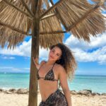 Sofie Dossi Instagram – I wanna stay here in paradise🥰