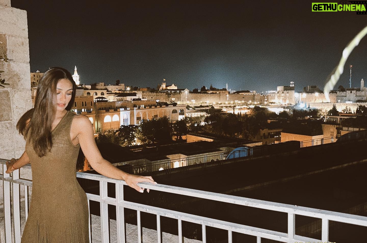 Renata Notni Instagram - Caught on film 🎞️
.
.
📸 @nataliaboneta
@thedavidcitadel✨