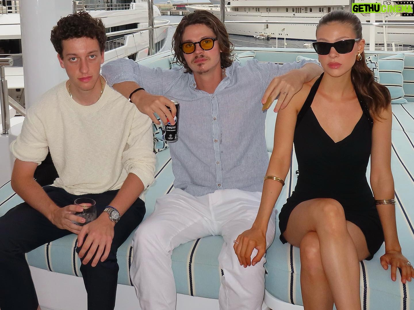 Nicola Peltz Beckham Instagram - I brought my camera everywhere ππ«Άπ»π