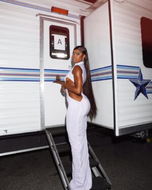 Coco Jones Instagram - Now y’all know I love a good throwback. Thank you @iHeartRadio for letting me be apart of the show! Watch Living Black Block Party at 7pm ET and catch my performance!