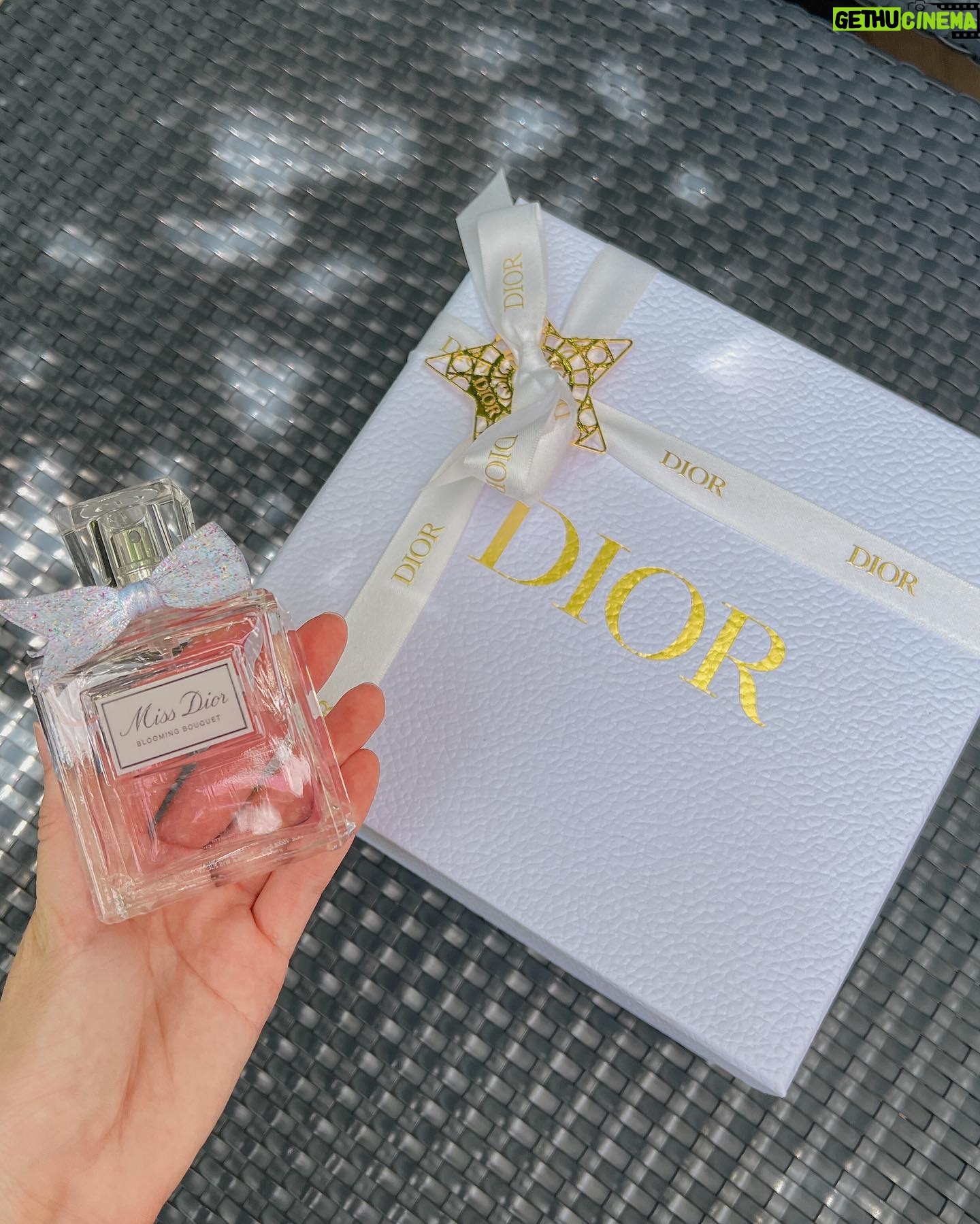 Esther Supreeleela Instagram - Celebrate the coming Mother’s Day with a bouquet of newly blossomed flowers, Miss Dior Blooming Bouquet 💝
📍Dior Beauty or add line @ DiorThailand for more info
#MissDior #DiorBeauty #DiorBeautylovers @diorbeauty