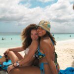 Sofie Dossi Instagram - my beach girls💛