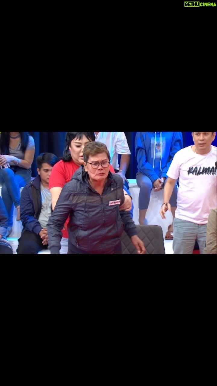 Karla Estrada Instagram - Isang ina, napipilitan daw mangutang para lamang hindi iwan ng anak? Abangan ang marubdob na tagpong ito sa #Face2Face BUKAS ng 11AM bago ang E.A.T sa TV5, 8PM sa One PH at i-stream ang full episode sa Cignal Play.