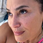 Hend Sabry Instagram - It’s a RAW SUMMER 🦀☀️🌊
If you had to summarize your summer in ONE word , what would it be ?
ما هي الكلمة التي يمكن ان تلخص صيفكم حتى الآن؟