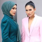 Erra Fazira Instagram - Pertama kali berjumpa dgn adinda @fashasandha  dlm satu sessi photoshoot.. terdetik dalam hati.. Cantiknyaaaaa adik ni.. bole jadi pelakun ni!😍 
.
Tup tup masa berlalu.. .
Skrg FASHA SANDHA merupakan pelakun yg dsegani , dhormati dan dicontohi dalam industri seni tanahair 😍 Awak telah membuktikan.. Keberadaan awak dlm industri bukan sekadar bersandar pada rupa paras tetapi… harus punya bakat, harus kerja keras,  harus ada disiplin, harus punya sifat menyenangkan, harus sentiasa humble  utk kekal relevant hingga berdekad lama!! .
Syabas adikku! .
Moga kejayaan dan kebahagiaan terus menjadi milikmu adik cantik 😘🥰.
#dramarampascintaku2
Nantikan gandingan kami.. 😘