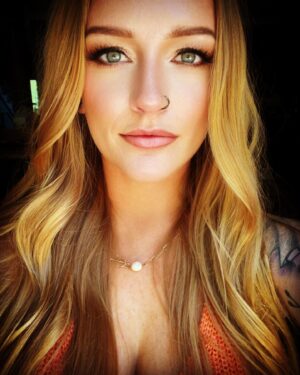 Maci Bookout Instagram - 32 ain’t so bad 🎈