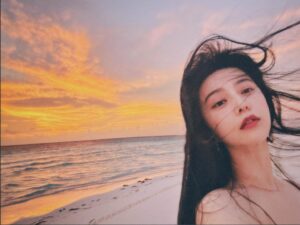 Fan Bingbing Instagram - Sunset by the beach.