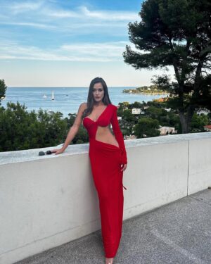 Bensu Soral Instagram - 🌹