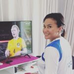 Hend Sabry Instagram - في البلاد التي تواجه مختلف الأزمات من نزاعات أو غيرها، غالبًا ما تأكل النساء والفتيات أخيرًا وأقلاً في أسرهن.
متخيلين كم منهن كان ممكن أن يكونوا جزءا من المنافسة على كأس العالم للسيدات 2023 في حال أتيحت لهن الفرص الكافية في التغذية السليمة منذ الصغر؟ ⚽ 
سعيدة بمشاركتي لبرنامج الأغذية العالمي اليوم في القضاء على الجوع وتمكين النساء في جميع أنحاء العالم!

In countries facing conflict, famine and hunger, women and girls often eat last and least in their households. Imagine how many of them could’ve been competing TODAY in the FIFA World Cup 2023 for women? ⚽
 
Today, I’m wearing my @WFP jersey with pride to show my commitment to ending hunger and empowering women globally! Stand with me in the fight against hunger during the #FIFAWWC semi-finals.
@wfp_mena @cindymccain @fifawomensworldcup