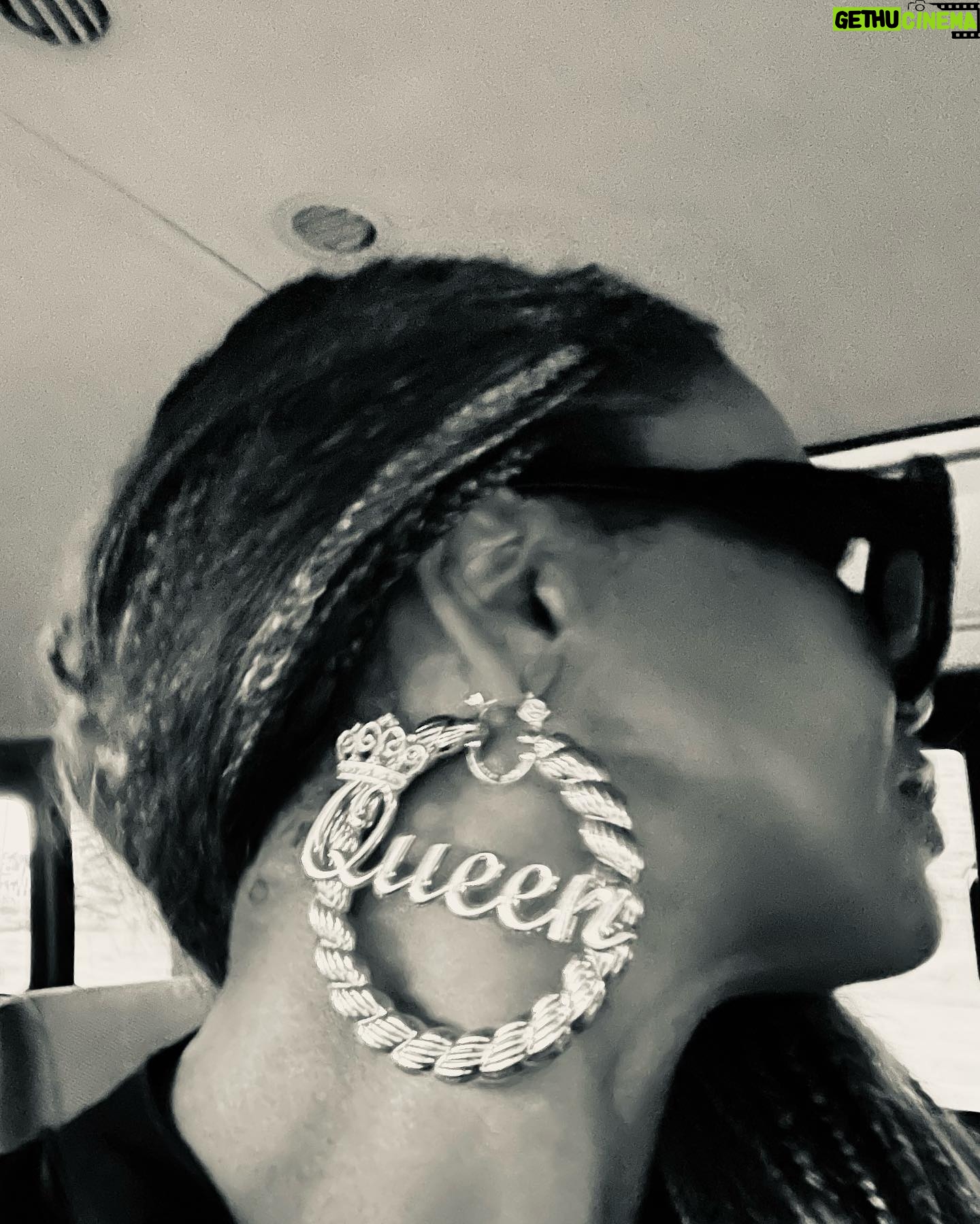 Nia Long Instagram - Thank you for reminding me. Thank you for reminding us!!! @sislovespurple loving my hoops 😘