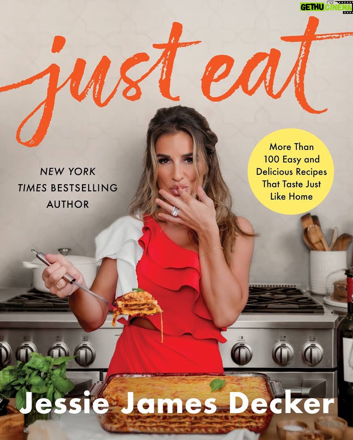 Jessie James Decker Instagram - Go grab my latest cook book โJust Eatโ out now! ๐ @justfeedme ๐