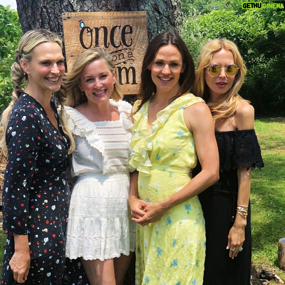 Jessica Capshaw Instagram - Organic and yummy food mindfully made by kind people. Organic and yummy would be enough to sell me but throw the kind people behind it and it’s a slam dunk. Great for at home and on the go...I love it!! And more importantly, my kids LOVE IT.