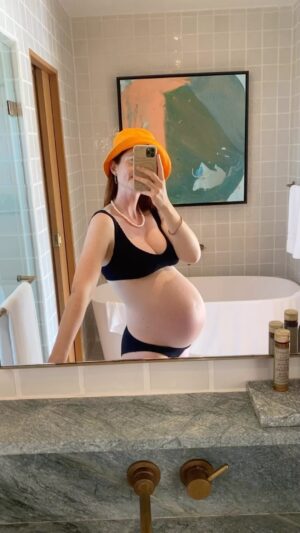 Bonnie Wright Instagram - Our last quiet holiday as just two 💗 no better place to spent it than where we stayed with our friends and family for our wedding weekend. Thanks @hoteljoaquin for inviting us on a babymoon 🕊️