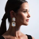 İrem Helvacıoğlu Instagram - Shine baby!!!✨✨