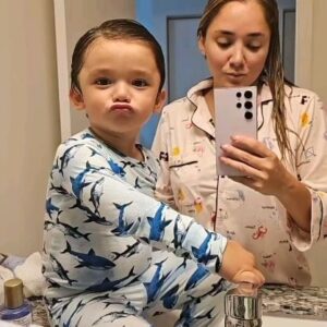 Sherlyn Instagram - Que tal mi mini blogger "los amo amigos"
@andrenuestrobebe