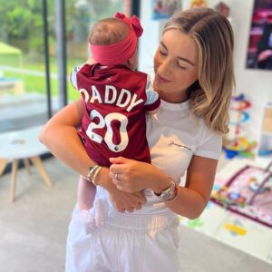 Dani Dyer Instagram - First home game❤️