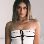 Daniela Calle Instagram - Ultimamente❤️‍🔥🪄

1. Fotos que me hizo el amor para todas mis plataformas de musica❤️ es la mejor? si lo es! 
2. DIME ~ disponible en todos lados, mi primera canción. 🥹
3. Una mas de del 1.
4. Muecas en el carro del video de DIME, hay algo que me parece muy lindo de los carros así como este 🚙
5. Pedi una almohada extra larga y llego justo en el momento de emoción por una noticia que sabrán muy pronto. 🤫
6. 🥶
7. No se que estaba haciendo. Solo se que habíamos terminado dia de grabación!
8. Dime una semana después que salió a la luz! GRACIAS 🥹
9. Selfie de ayer porque why not? 
10. Mi outfit a resaltar de la semana pasada.