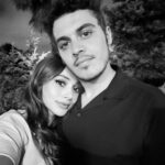 Rabia Soytürk Instagram – Başta Aslı ve Mehmet olmak üzere, Mehmete tüm yüreğiyle can veren sevgili partnerim @emre.kvlcm çok teşekkür ediyorum. Ve bizi bu yolda asla yalnız bırakmayan sevgili hocalarım @denizyuss @kocak.kubilay.asba iyi ki siz! Ve hem güldüren hem gösteren canımız görüntü yönetmenimiz @wolkyak iyi ki sen! Ve sevgili veda mektubu ekibim, arkadaşlarım bu yolda sizlerle olmak çok güzeldi. Bize bu yolda yürüme şansı veren canımız yapımcımız @guloguz_  çok sevgiler. Bizim hikayemiz bitti 🥲 hoşçakalın… @vedamektubudizi