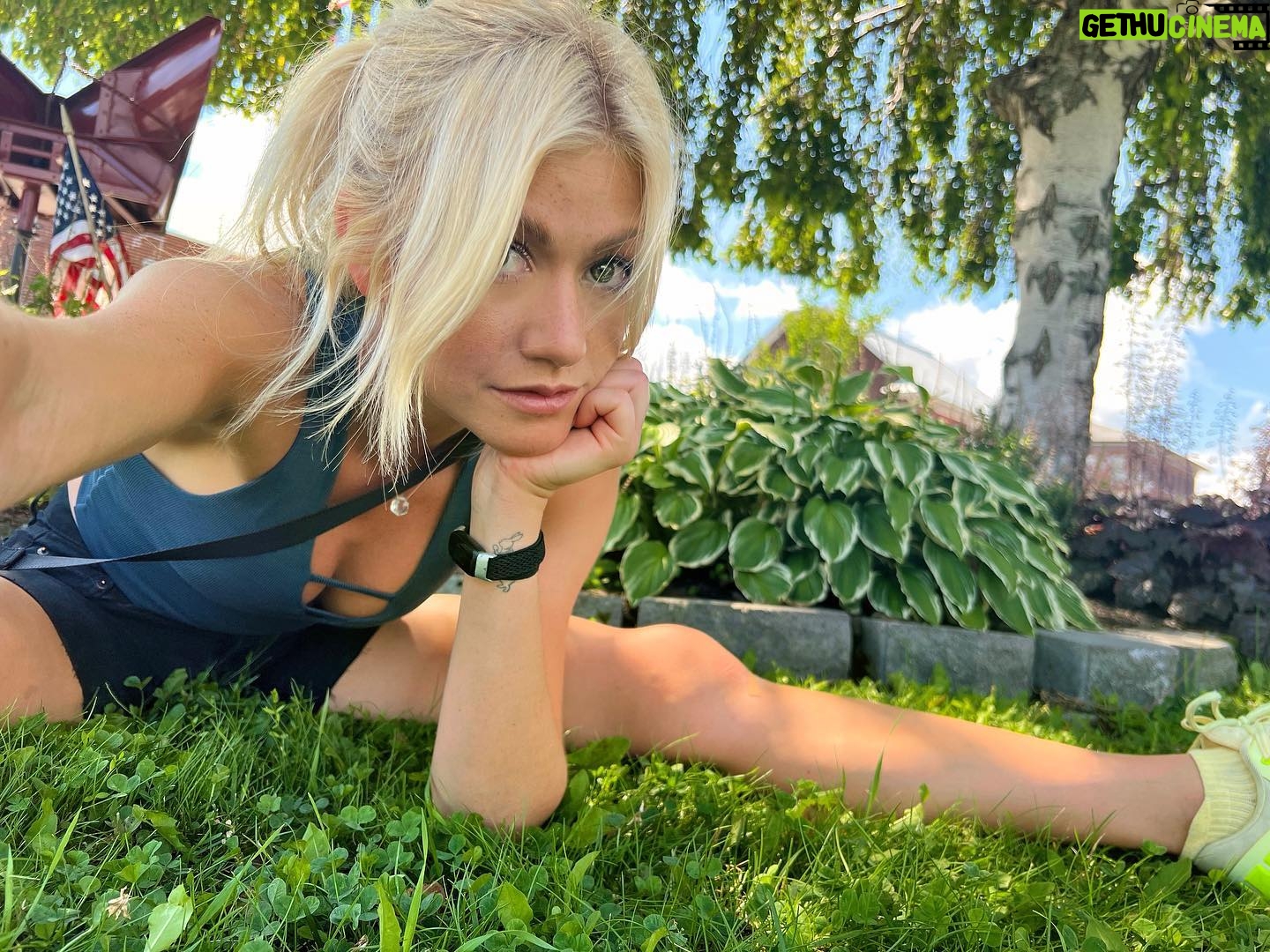 Katherine McNamara Instagram - Just here sittin on my grass… You? 🌱