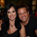 Scarlet Ortiz Instagram – El y Yo … ❤️ Es una vida hermosa y más si estás a mi lado @yulburkle te amo precioso ❤️ Ya les dijeron a sus parejas que l@s aman??? Para luego es tarde así que pilas y a dar amor y a dejarse amar! Bendiciones 🙌🏻😘 #losbürkleortiz #elyyo #amordelbueno #pareja #enlasbuenasyenlasmalas #yulburkle #scarletortiz