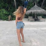 Bar Refaeli Instagram - 🏝️