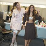 Daniela Calle Instagram - Primera vez cantando Dime en vivo en el Auditorio nacional en los KCA ❤️‍🔥🤯

2.orange carpet 
3.backstage feliz después de cantar
4.con mi partner in crime/love🏹 con una camisa que me hizo 🙈🙊 jaja 
5.antes de entrar al escenario👾
6.alfombra 2.0
7.backstage 2.0
8.sound check 👌🏼
9.getting ready   desorden 
10.por ultimo antes de salir con el que siempre me salva🙏🏼

Ahora me reporto alistándome para ir a ver a Taylor 🏹❤️‍🔥