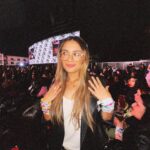 Daniela Calle Instagram - Los que me conocen saben lo que me soñaba con ir a ver a Taylor Swift 

Los que me he encontrado estos meses saben que sólo hablaba de la noche de anoche. 

Y los que se han montado en un carro conmigo saben que Eras Tour era mi playlist designada. 

❤️‍🔥🥹✨
