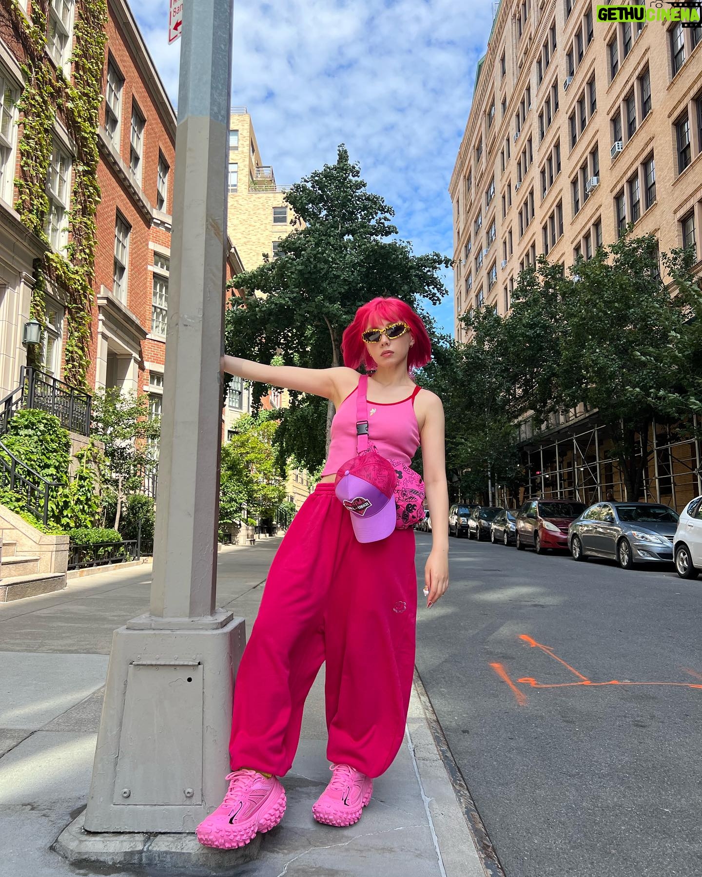 Riisa Naka Instagram - pink🩷pink🩷NewYork🗽🩷