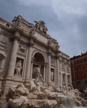 Karla Souza Instagram - When in Rome…