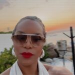 LeToya Luckett Instagram - ✨Atardecer✨

sun·set
/ˈsənˌset/

noun
the time in the evening when the sun disappears or daylight fades.
