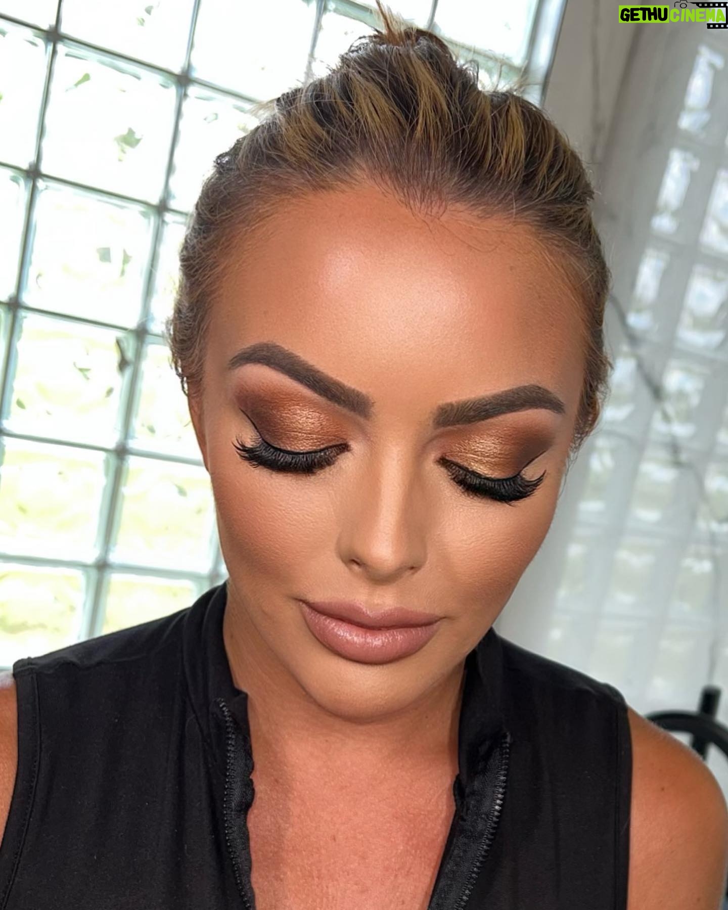 Mandy Rose Instagram - Love love love this glam π₯ @beautybysharell
&& also canβt get over how amazing my skin has been from my skincare line @amarose such a game changer!! ππΌ
Also thanks to my girl @theaestheticspecialist when that tox kicks in! ππ