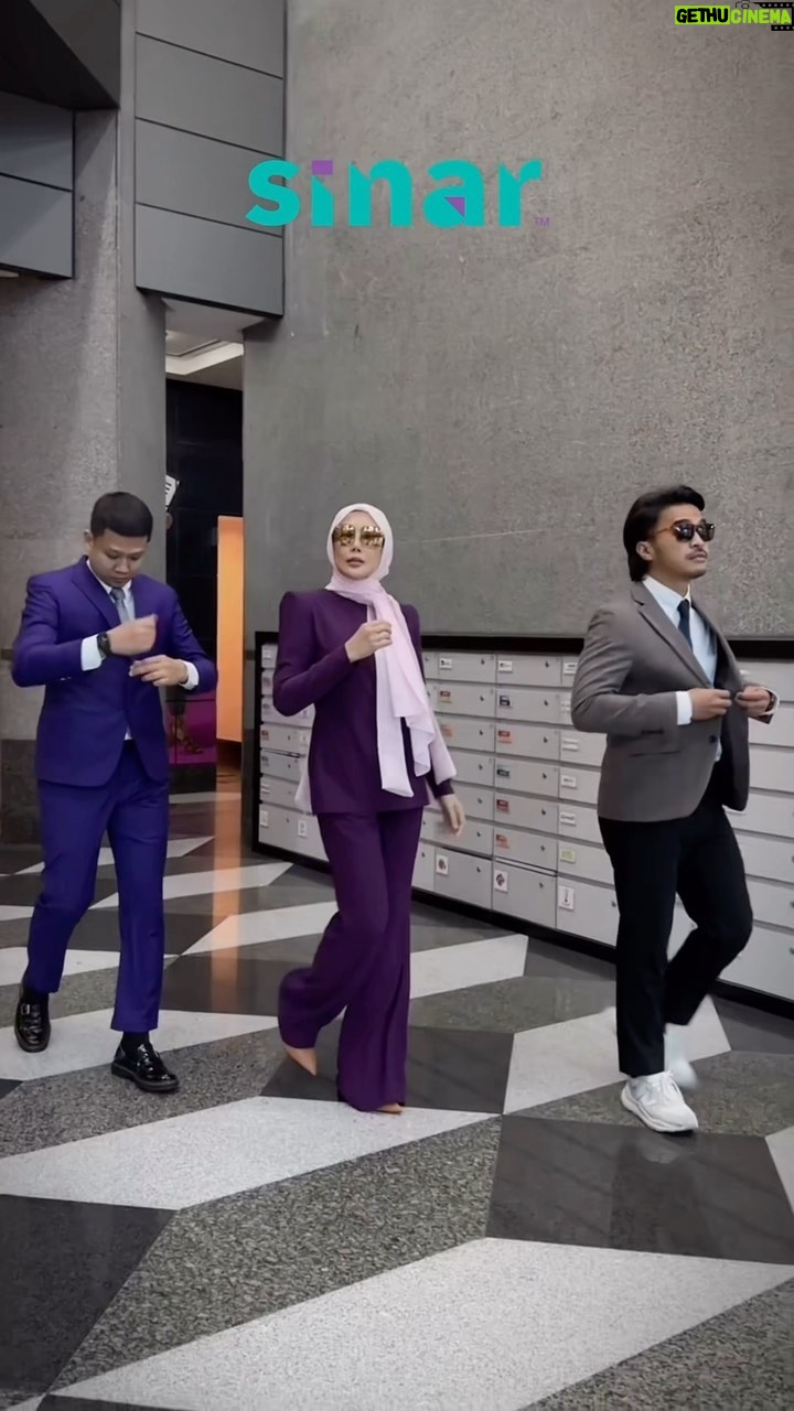 Erra Fazira Instagram - Siapa paling bergaya? 😎 Mana satu pilihan anda?
Jangan lupa temu janji anda! Dengarkan Duo SINAR bersama Erra Fazira, Hefny & Falyq setiap Isnin-Jumaat jam 3-7petang!
#DuoSINAR
#DuoSINARBersamaErraFazira