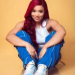 Chelsy García Instagram - Air Jordan 1 

El acento de inspiración universitaria envuelve prácticamente todo, con superposiciones de gamuza en los talones, los dedos de los pies, los tirantes y el Swoosh recortado. 

Por otra parte, un azul helado cubre la puntera, así como las solapas del cuello y el icónico logo angelical de bola y alas, con una entresuela envejecida de aspecto vintage debajo.

Sizes disponibles 
7 al 10 Women's

@chelsybautista5 🔥