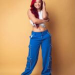 Chelsy García Instagram - Air Jordan 1 

El acento de inspiración universitaria envuelve prácticamente todo, con superposiciones de gamuza en los talones, los dedos de los pies, los tirantes y el Swoosh recortado. 

Por otra parte, un azul helado cubre la puntera, así como las solapas del cuello y el icónico logo angelical de bola y alas, con una entresuela envejecida de aspecto vintage debajo.

Sizes disponibles 
7 al 10 Women's

@chelsybautista5 🔥