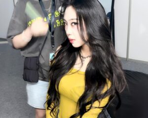 Lee Young-ji Instagram - 공연 비포&애프터 🧌