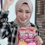 Erra Fazira Instagram - ✨️ Sempena hari bersejarah ini saya Erra Fazira dan Captain Dolphin dengan penuh semangat ingin mengucapkan Selamat Menyambut Hari Kemerdekaan yang Ke-66 tahun! Semoga Malaysia terus dipelihara dengan keamanan, kemakmuran dan perpaduan! MERDEKA MERDEKA MERDEKA!!! 🇲🇾🇲🇾🇲🇾

📢 Oh nak pesan ni, Captain Dolphin ada di Bukit Jalil sempena Absolut Food Festival 2023 bermula hari ini 31 Ogos sehingga 3 September nanti dari jam 12pm sampai jam 12am. Pelbagai aktiviti menarik dan ramai artis yang turut serta. Tunggu apa lagi?, jomlah serbu!!! 🥳🥳🥳