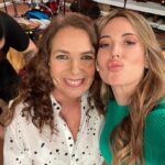 Jésica Cirio Instagram - UN DÍA CONMIGO EN LA PEÑA🌟
1. Selfieeeeee en el piso 🫶🏼
2. Selfie x2
3. Momento camarín
4. Look ✨ @agustina.sar @rickysarkany @cocotdufour 
5. Lo bien que la pasamos @geobarbarossa @okarielrodriguez 
6. El mejor @robertoedgar01 
7. Preciosaaaaa @sanmihanovich 
8. En el corte 💖
9. Luces, cámara y acción 😇 @geobarbarossa 
10. Asadito 🍖