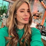 Jésica Cirio Instagram - UN DÍA CONMIGO EN LA PEÑA🌟
1. Selfieeeeee en el piso 🫶🏼
2. Selfie x2
3. Momento camarín
4. Look ✨ @agustina.sar @rickysarkany @cocotdufour 
5. Lo bien que la pasamos @geobarbarossa @okarielrodriguez 
6. El mejor @robertoedgar01 
7. Preciosaaaaa @sanmihanovich 
8. En el corte 💖
9. Luces, cámara y acción 😇 @geobarbarossa 
10. Asadito 🍖