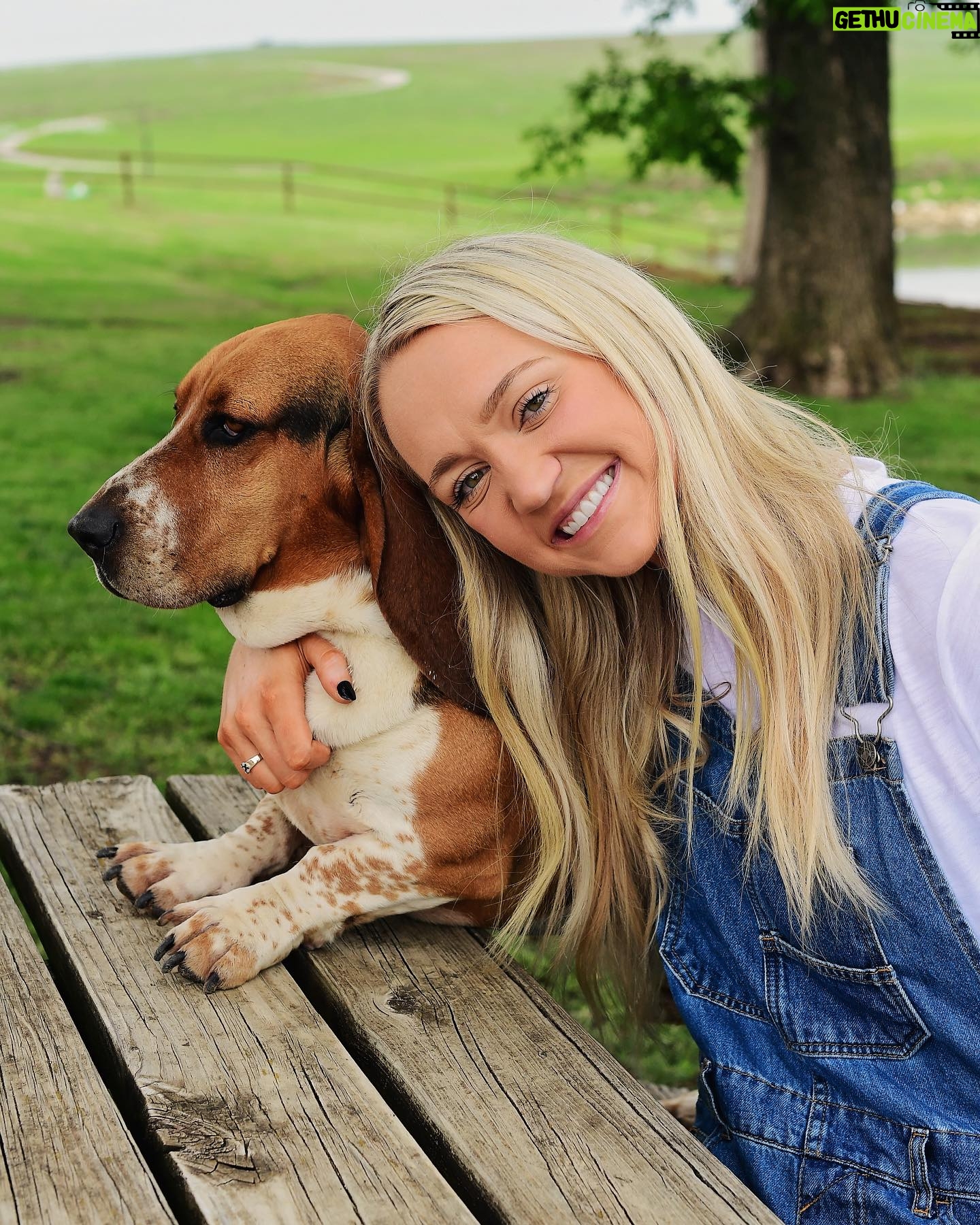 Ree Drummond - 113.8K Likes - Look at this girl. My beautiful, determined, passionate, powerful, dear and dazzling daughter. Paige may have turned 24 today, but I still see her gleeful, giggly one-year-old face. Oh my gosh, was she a delicious baby. Every bit as delightful now. I love you so much, Paige!! Time to move home. Okay bye.